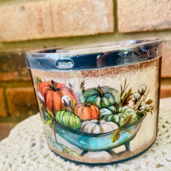 Wheelbarrow Fall Jar Candle Pumpkin Spice - Picture 3 of 17